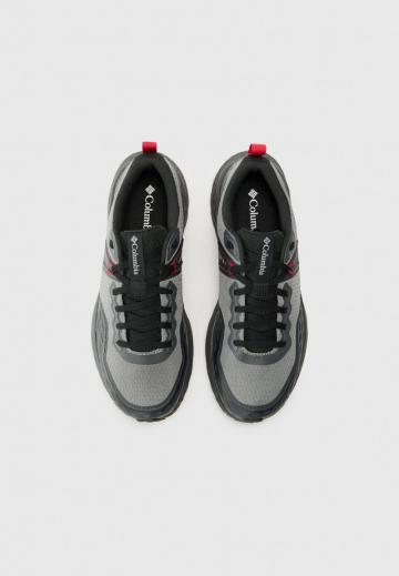 Походные кроссовки