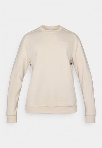 Спортивная кофта