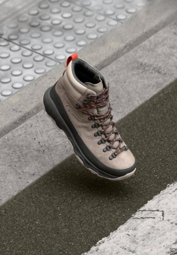 Походные ботинки