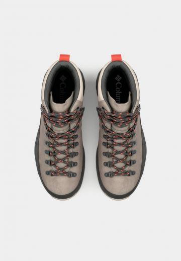 Походные ботинки