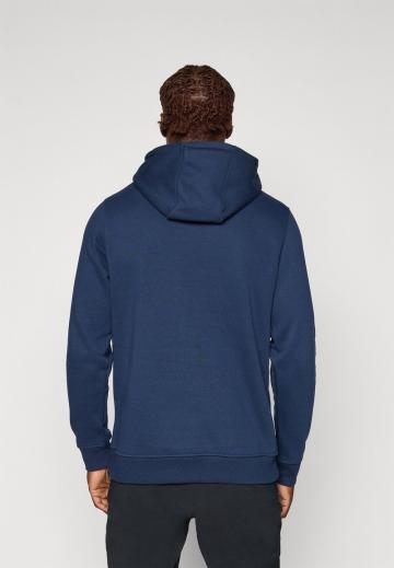 Спортивная кофта