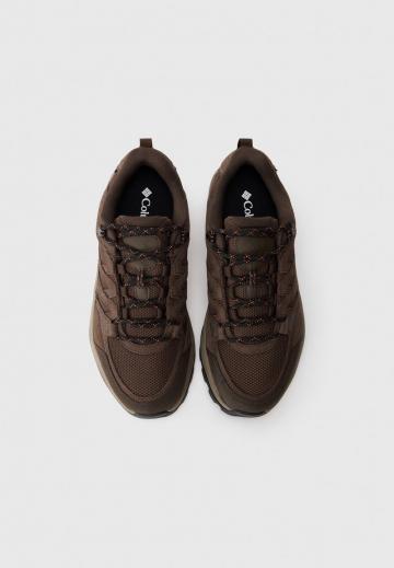 Походные кроссовки