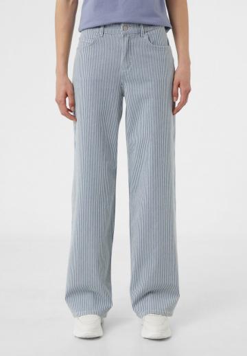 Свободные джинсы