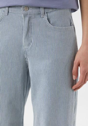 Свободные джинсы