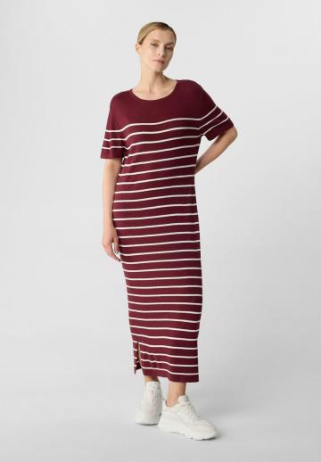 Вязаное платье