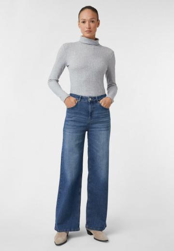 Клешеные джинсы