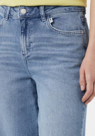 Короткие джинсы