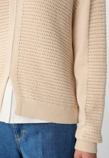 Вязаная кофта