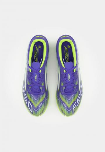 Футбольные бутсы