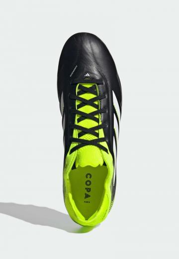 Футбольные бутсы