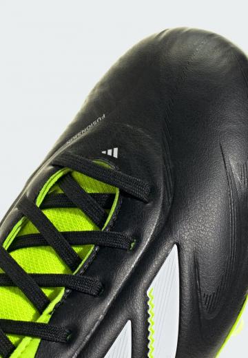 Футбольные бутсы