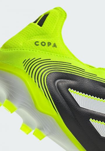 Футбольные бутсы