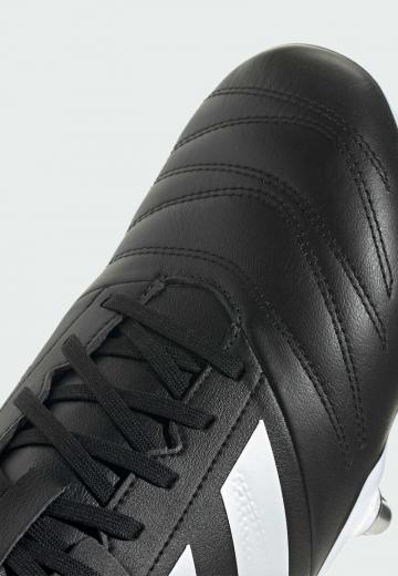 Футбольные бутсы