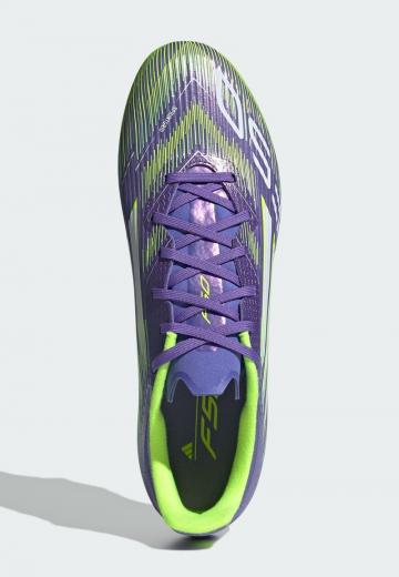 Футбольные бутсы