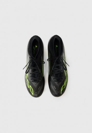 Футбольные бутсы