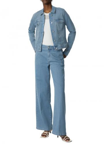 Джинсовая куртка