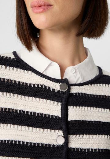 Вязаная кофта