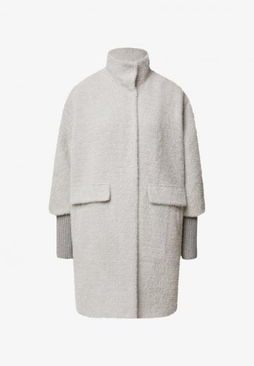 Короткое пальто