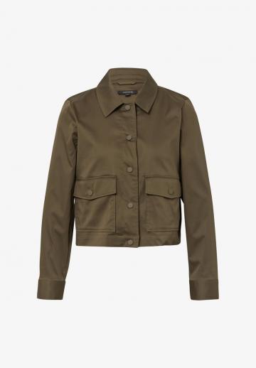 Куртка с накладнымит карманами