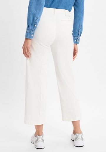 Короткие джинсы