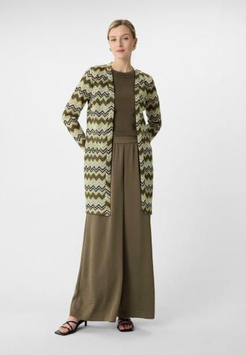 Длинный жилет