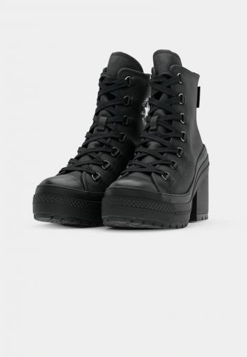 Ботинки на шнуровке