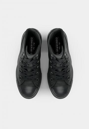 Ботинки на шнуровке