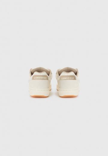 Блейзер с накладными карманами