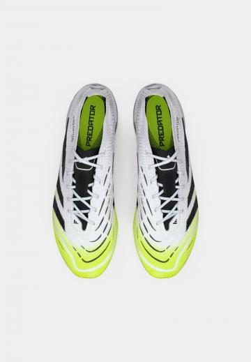 Футбольные бутсы