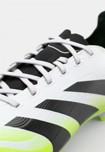 Футбольные бутсы