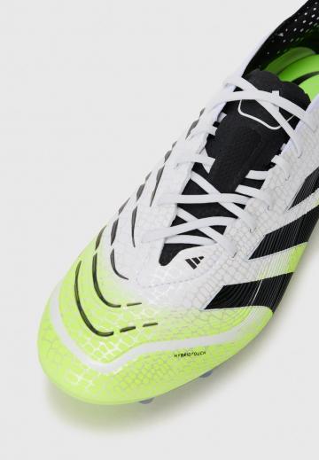 Футбольные бутсы