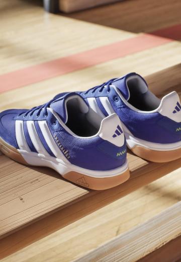 Кроссовки для зала