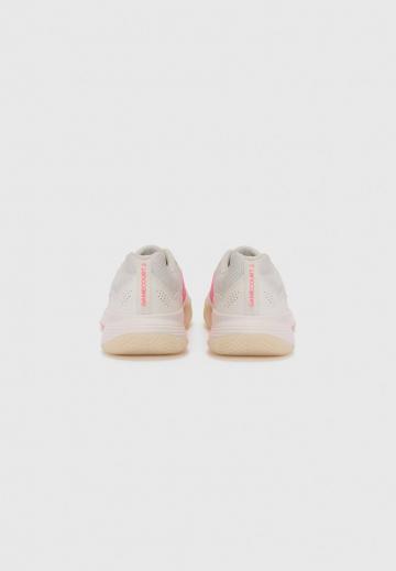 Теннисные кроссовки