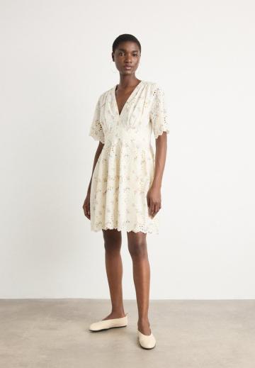 Короткое платье