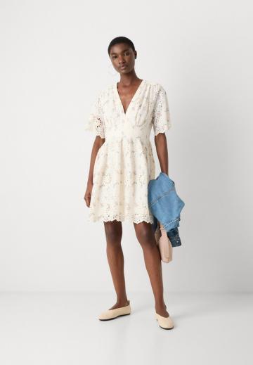 Короткое платье