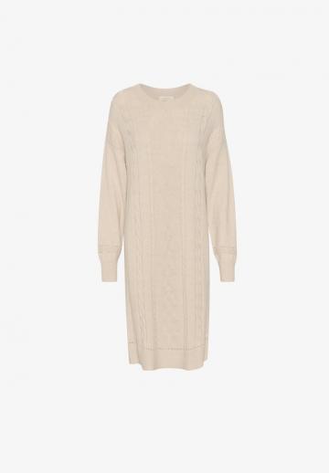 Вязаное платье