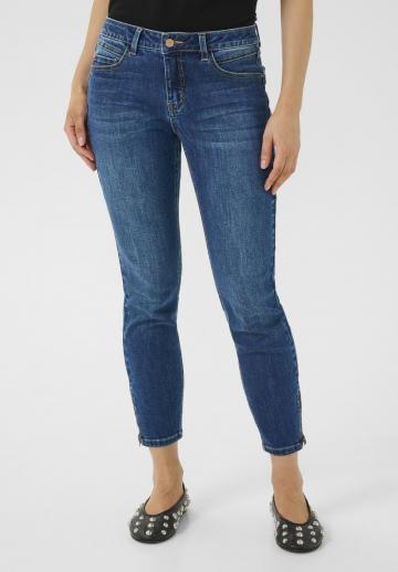 Короткие джинсы