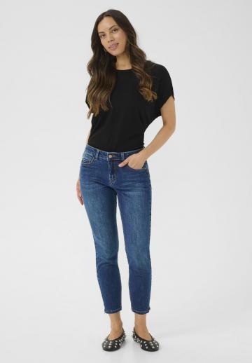 Короткие джинсы
