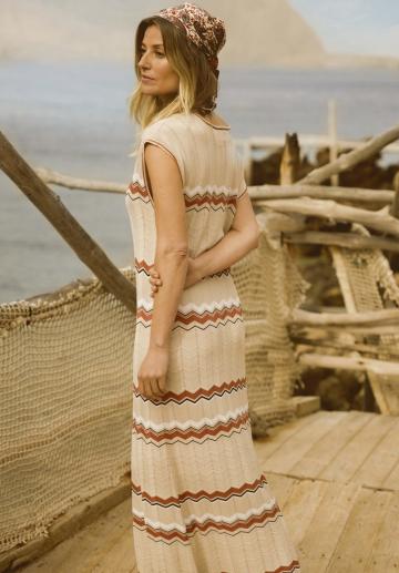 Вязаное платье