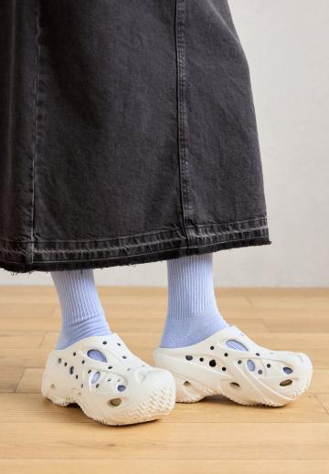 Босоножки на каблуке