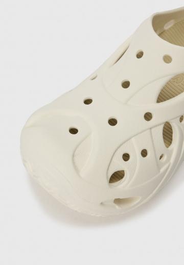 Босоножки на каблуке