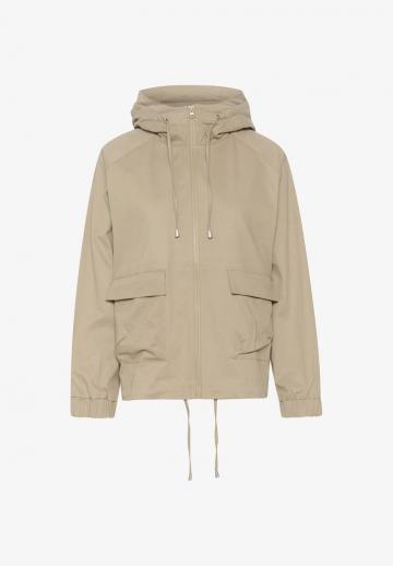 Куртка с накладнымит карманами