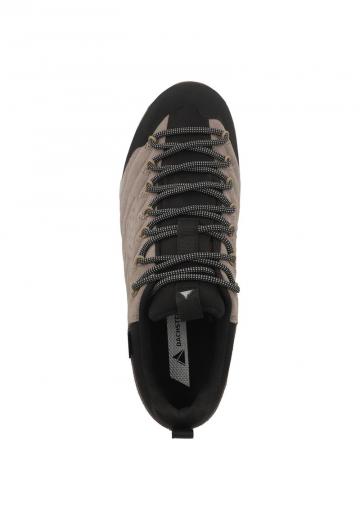 Походные кроссовки