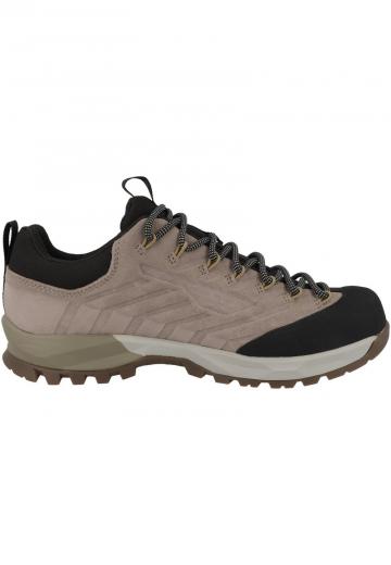 Походные кроссовки