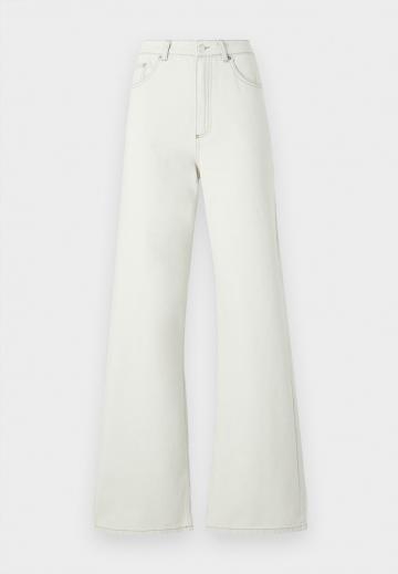 Свободные джинсы