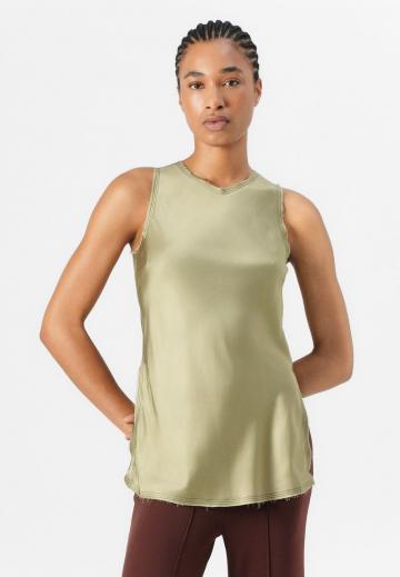 Блузка без рукавов
