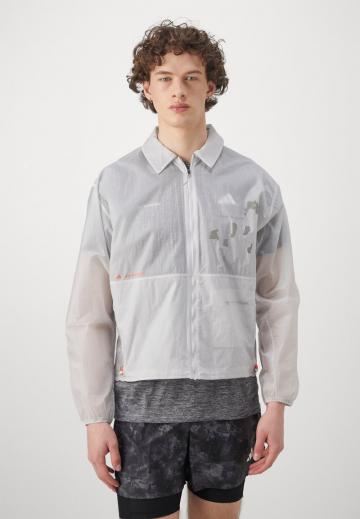 Спортивная куртка