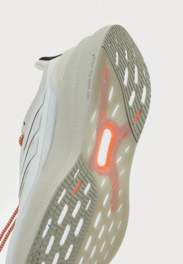 Беговые кроссовки