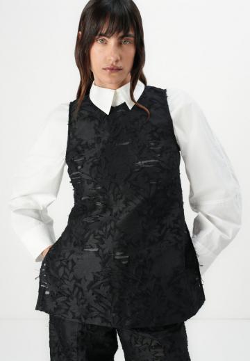 Блузка без рукавов