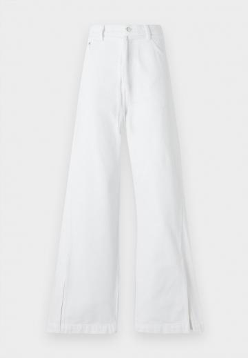 Свободные джинсы